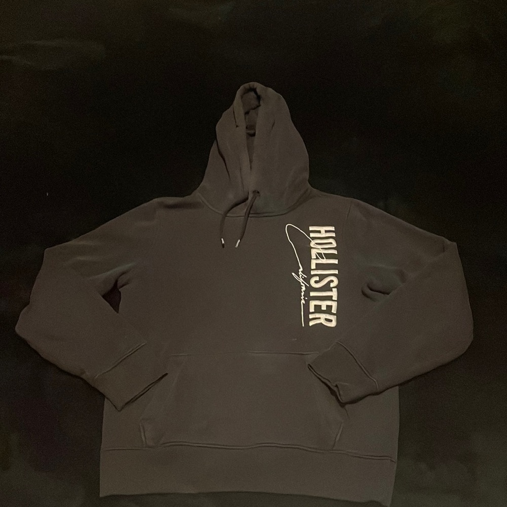 Black Comfy Hollister Hoodie Size M men’s 100% cotton.